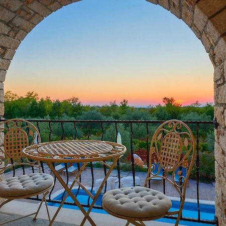 Relax House Surrounded By Olives And Vineyard Villa Stifanici Bagian luar foto