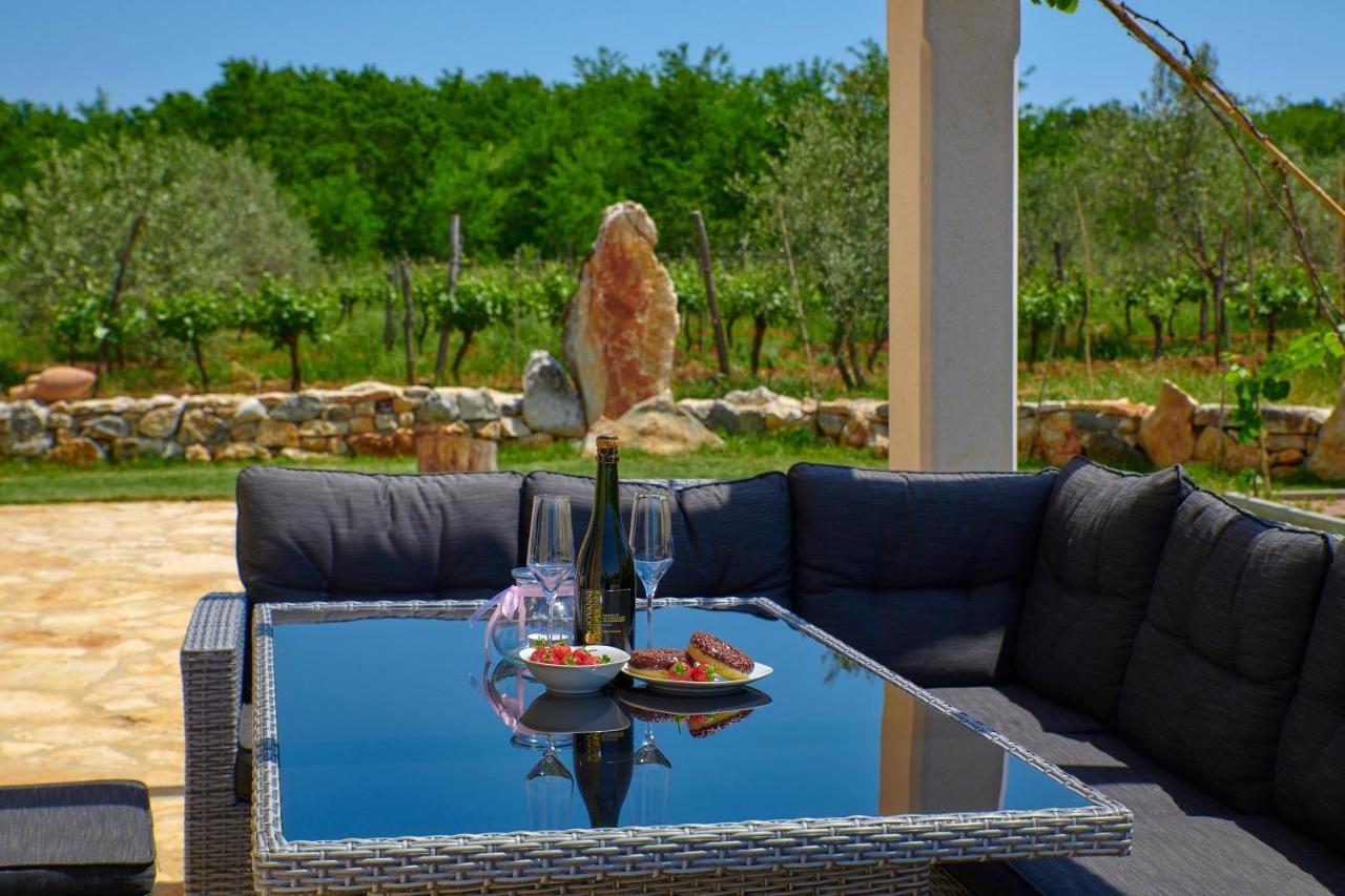 Relax House Surrounded By Olives And Vineyard Villa Stifanici Bagian luar foto