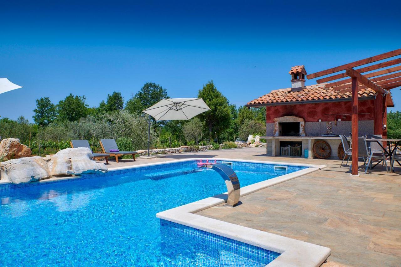 Relax House Surrounded By Olives And Vineyard Villa Stifanici Bagian luar foto