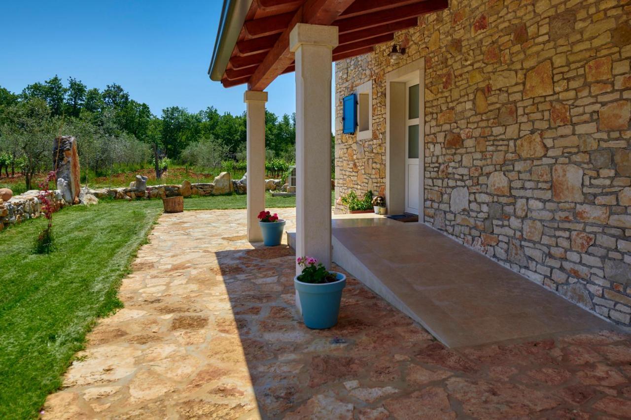 Relax House Surrounded By Olives And Vineyard Villa Stifanici Bagian luar foto