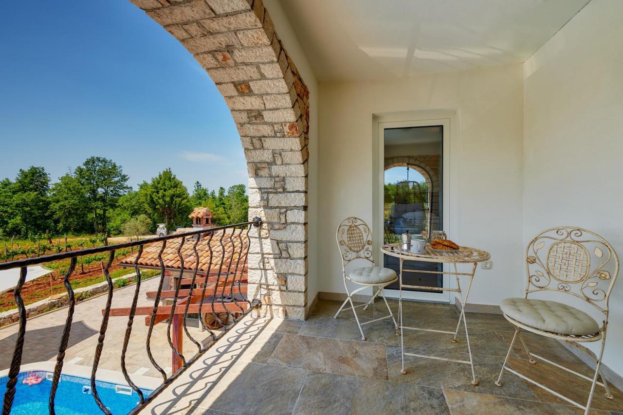 Relax House Surrounded By Olives And Vineyard Villa Stifanici Bagian luar foto