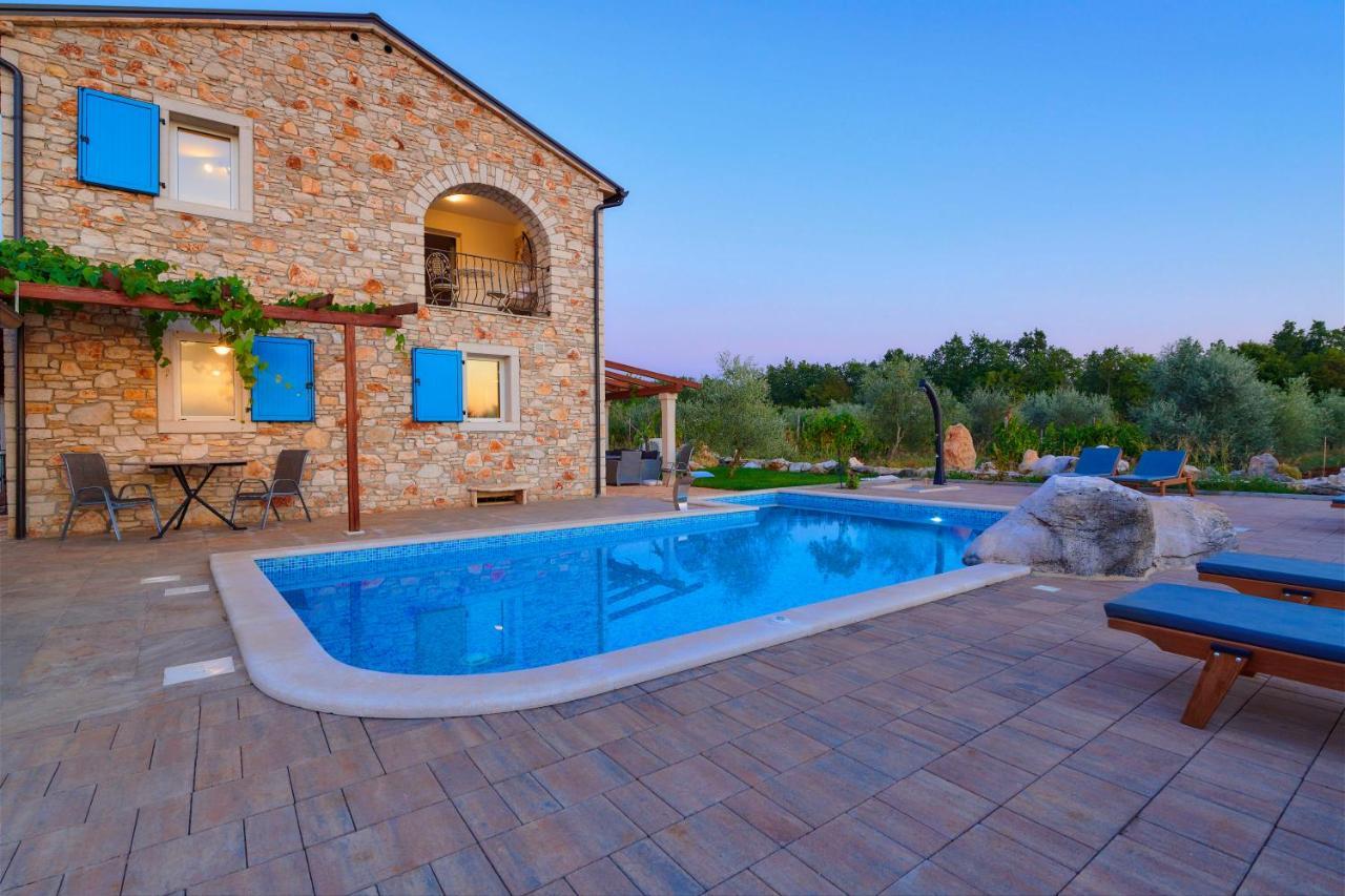 Relax House Surrounded By Olives And Vineyard Villa Stifanici Bagian luar foto