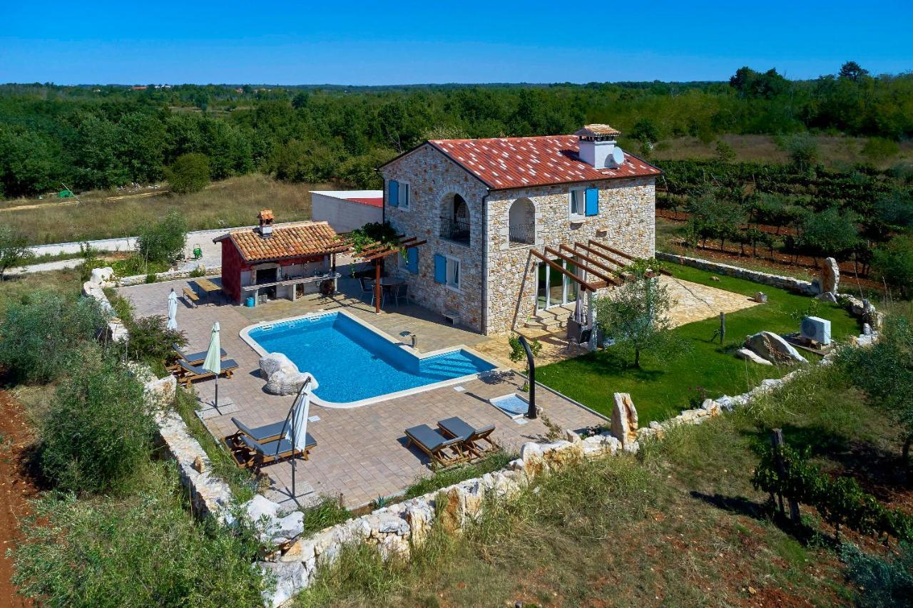 Relax House Surrounded By Olives And Vineyard Villa Stifanici Bagian luar foto