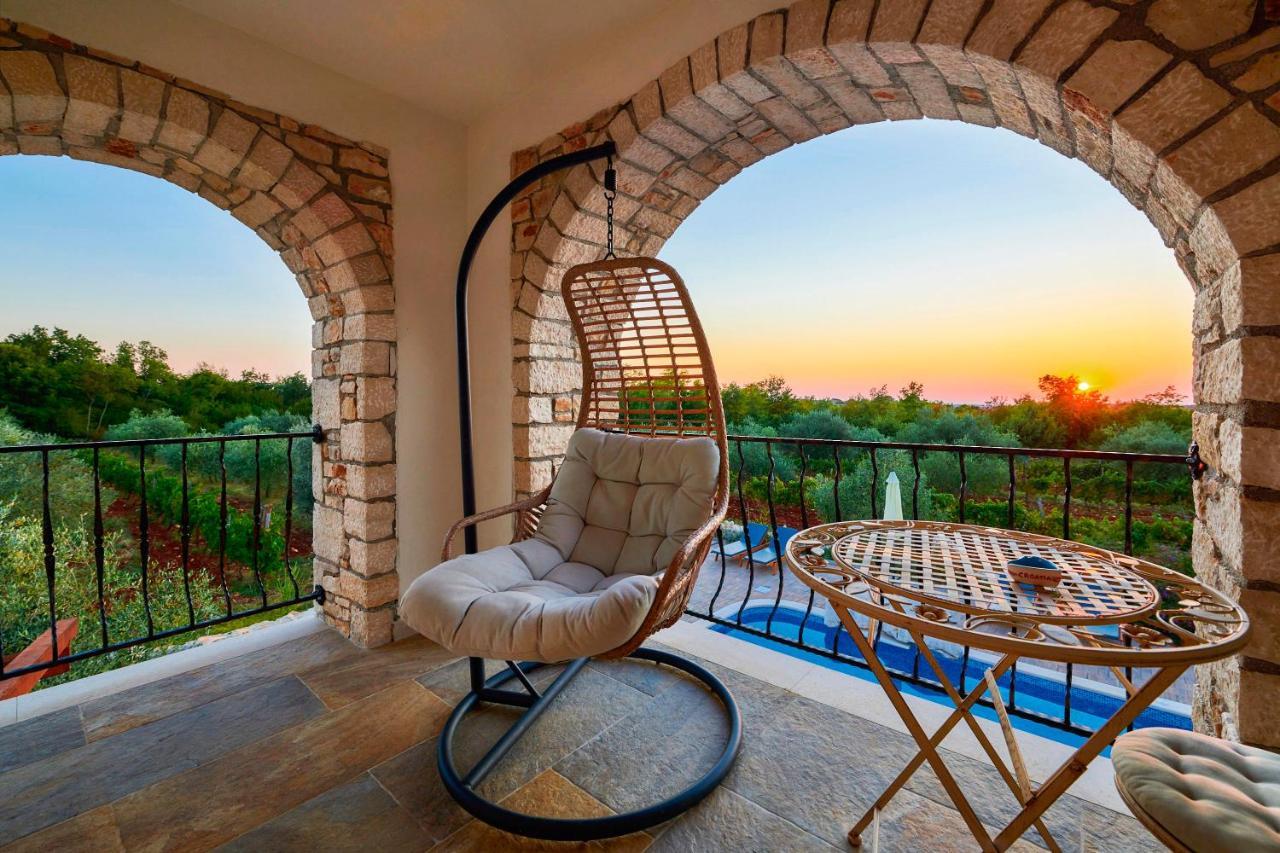 Relax House Surrounded By Olives And Vineyard Villa Stifanici Bagian luar foto